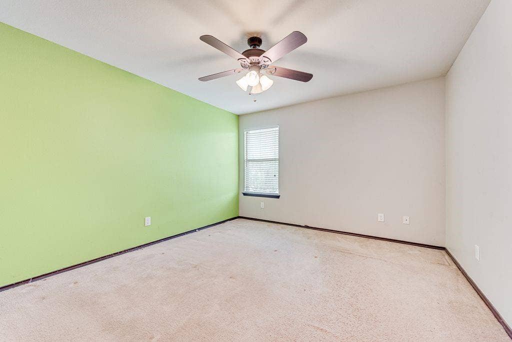 2833 Drycreek Lane, Dallas, TX 75237 2833 Drycreek Lane, Dallas, TX 75237