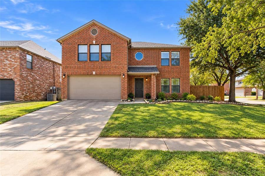Property photo for 4120 Tupelo Trail, Fort Worth, TX