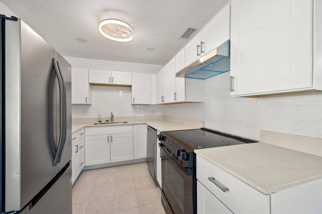2313 Lucas Drive, Fort Worth, TX 76112