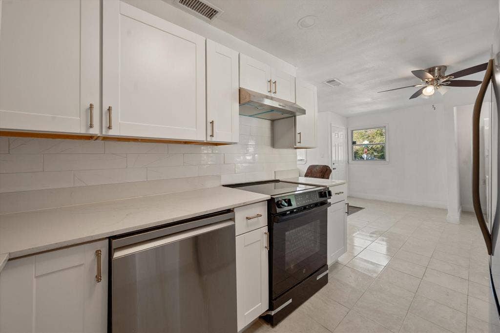 2313 Lucas Drive, Fort Worth, TX 76112