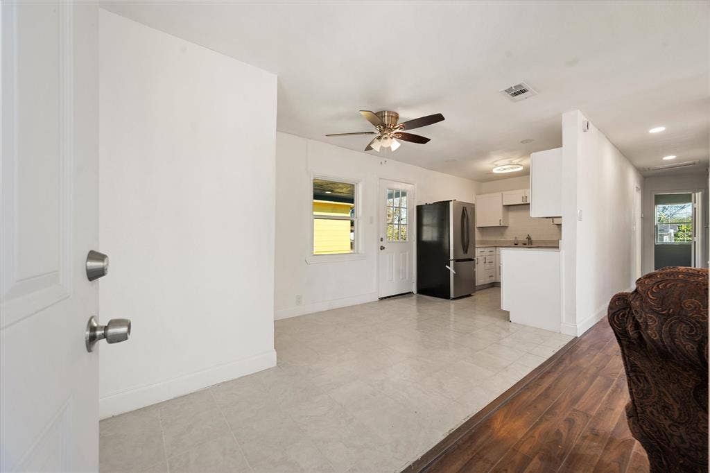2313 Lucas Drive, Fort Worth, TX 76112