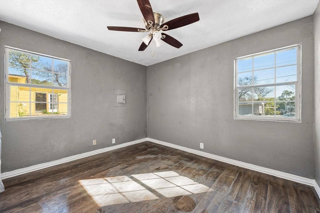2313 Lucas Drive, Fort Worth, TX 76112