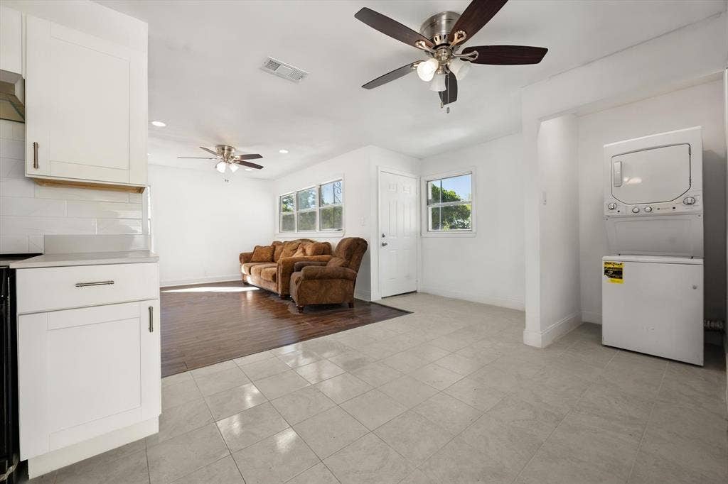 2313 Lucas Drive, Fort Worth, TX 76112