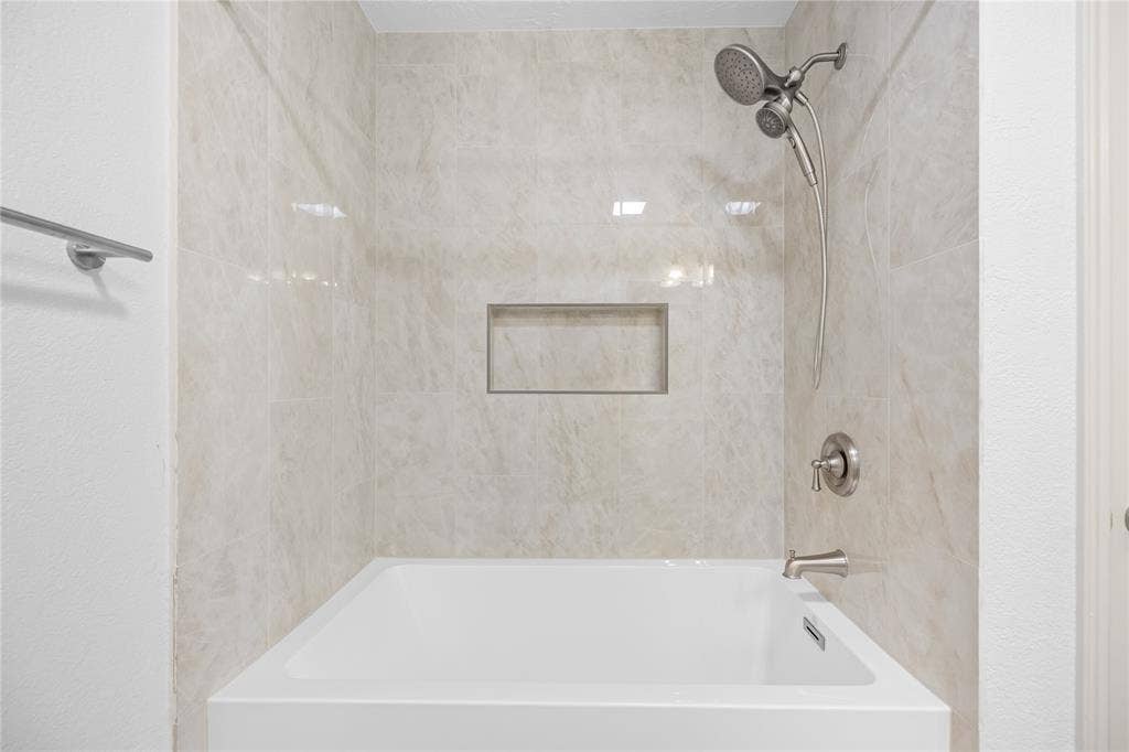 1317 Seabrook Drive, Plano, TX 75023 1317 Seabrook Drive, Plano, TX 75023
