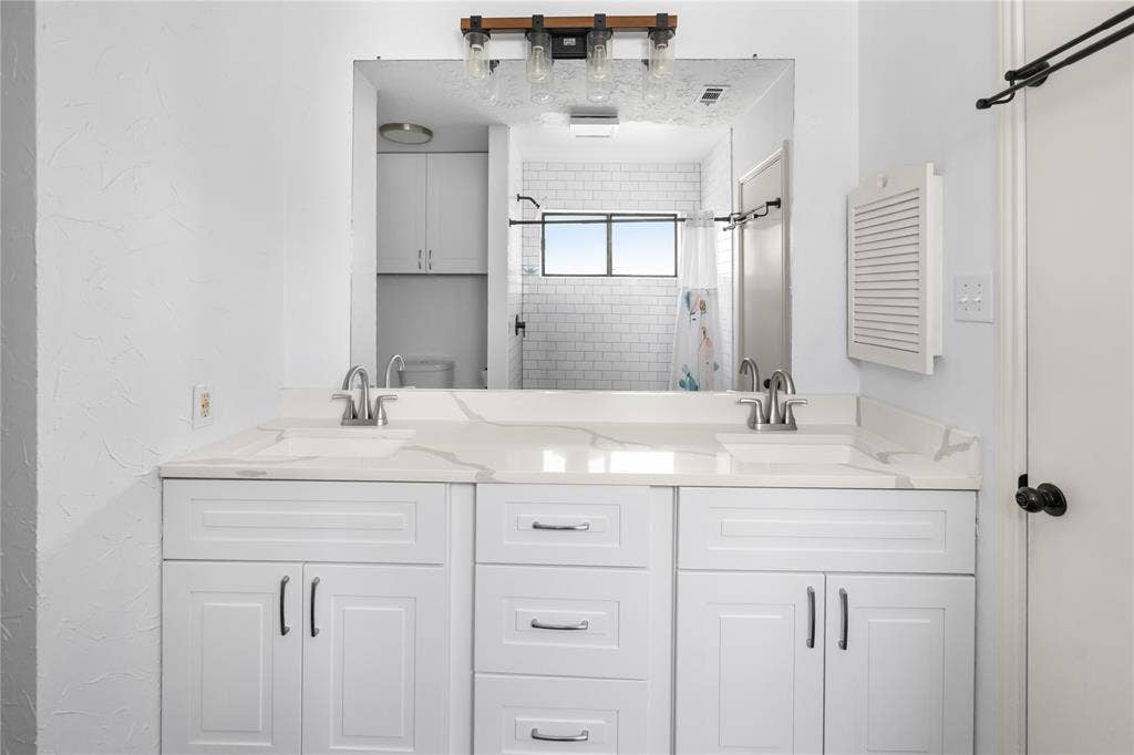 1317 Seabrook Drive, Plano, TX 75023 1317 Seabrook Drive, Plano, TX 75023