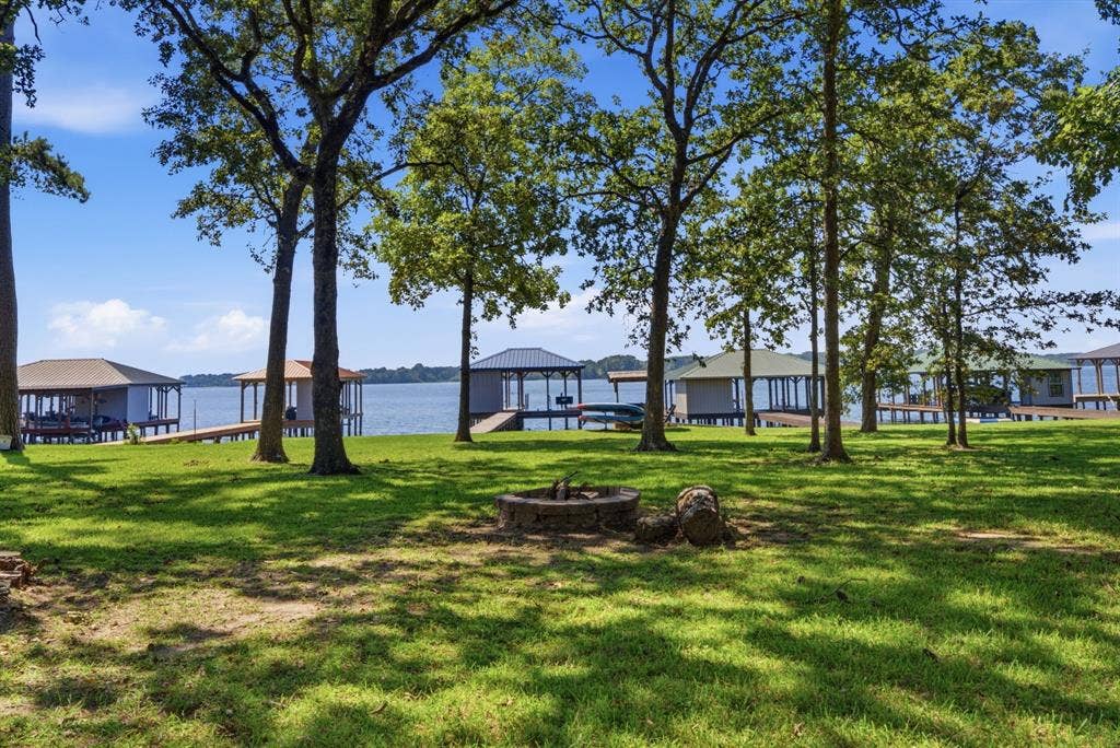 688 Charlya Drive, Bullard, TX 75757