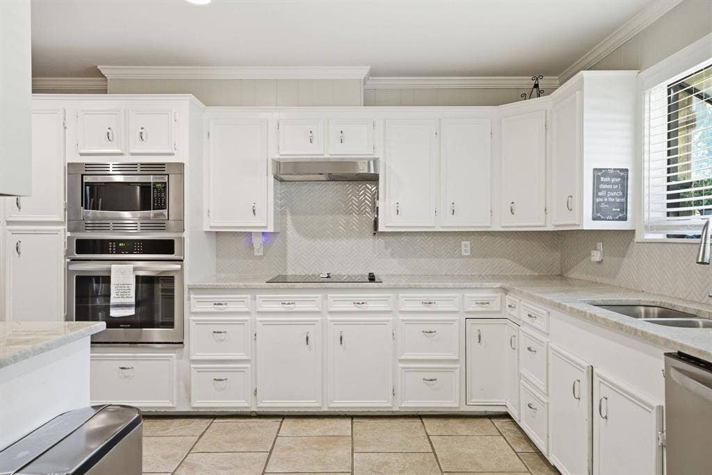 688 Charlya Drive, Bullard, TX 75757