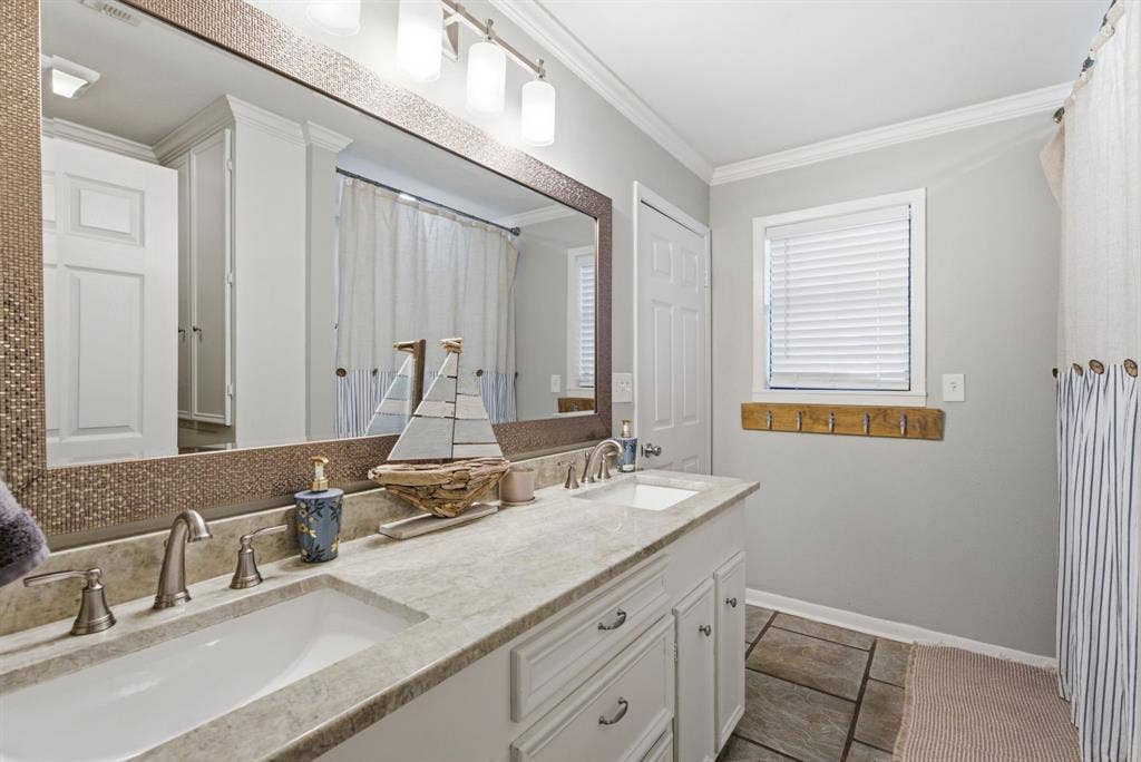 688 Charlya Drive, Bullard, TX 75757