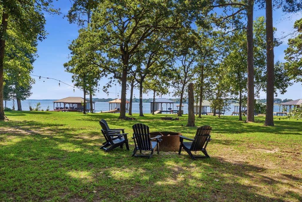 688 Charlya Drive, Bullard, TX 75757