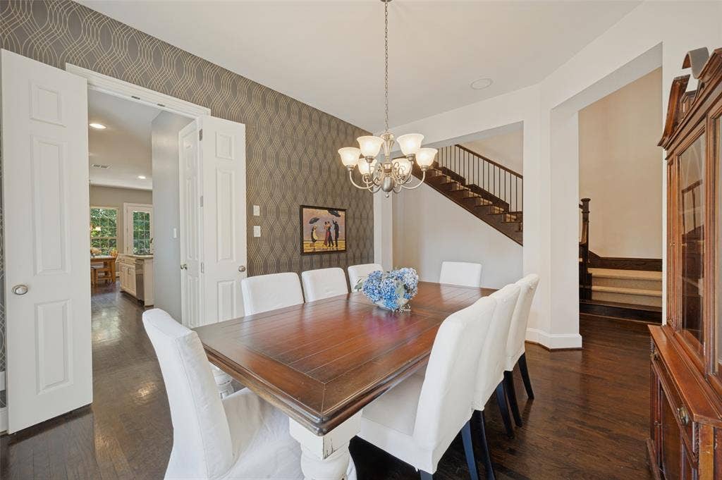 301 Longhorn Drive, McKinney, TX 75071 Formal dining room located just off the kitchen.
