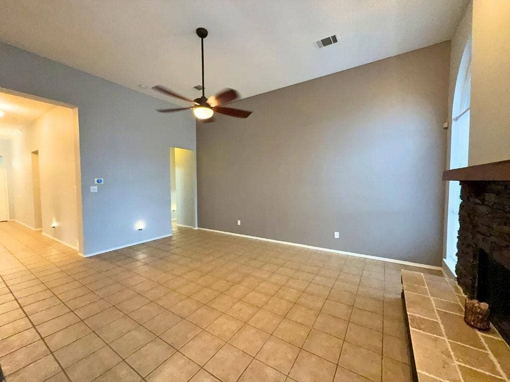 2818 Pecan Meadow Drive, Garland, TX 75040 2818 Pecan Meadow Drive, Garland, TX 75040