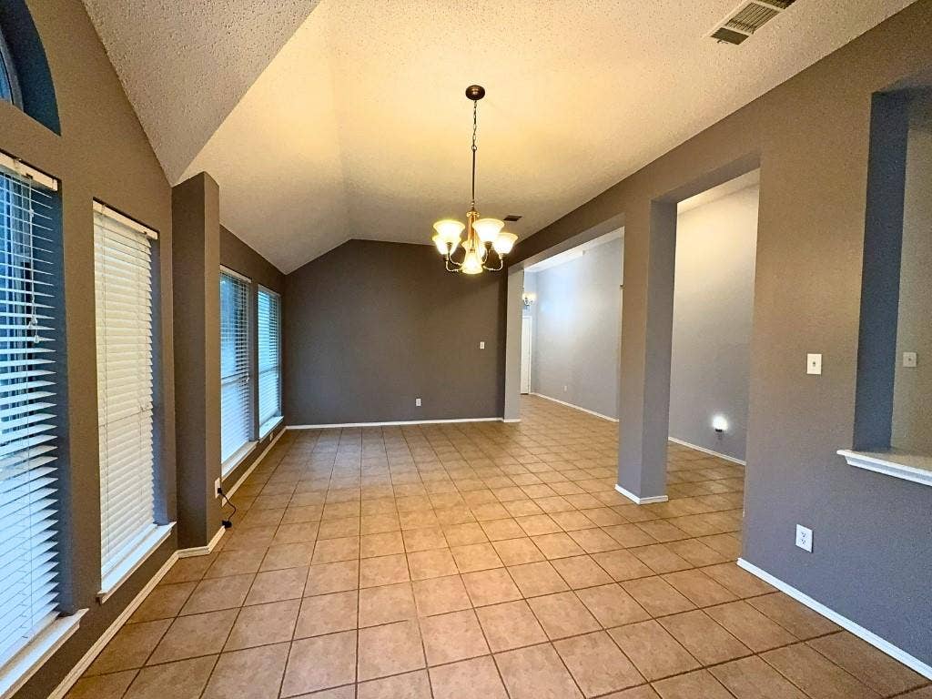 2818 Pecan Meadow Drive, Garland, TX 75040 2818 Pecan Meadow Drive, Garland, TX 75040
