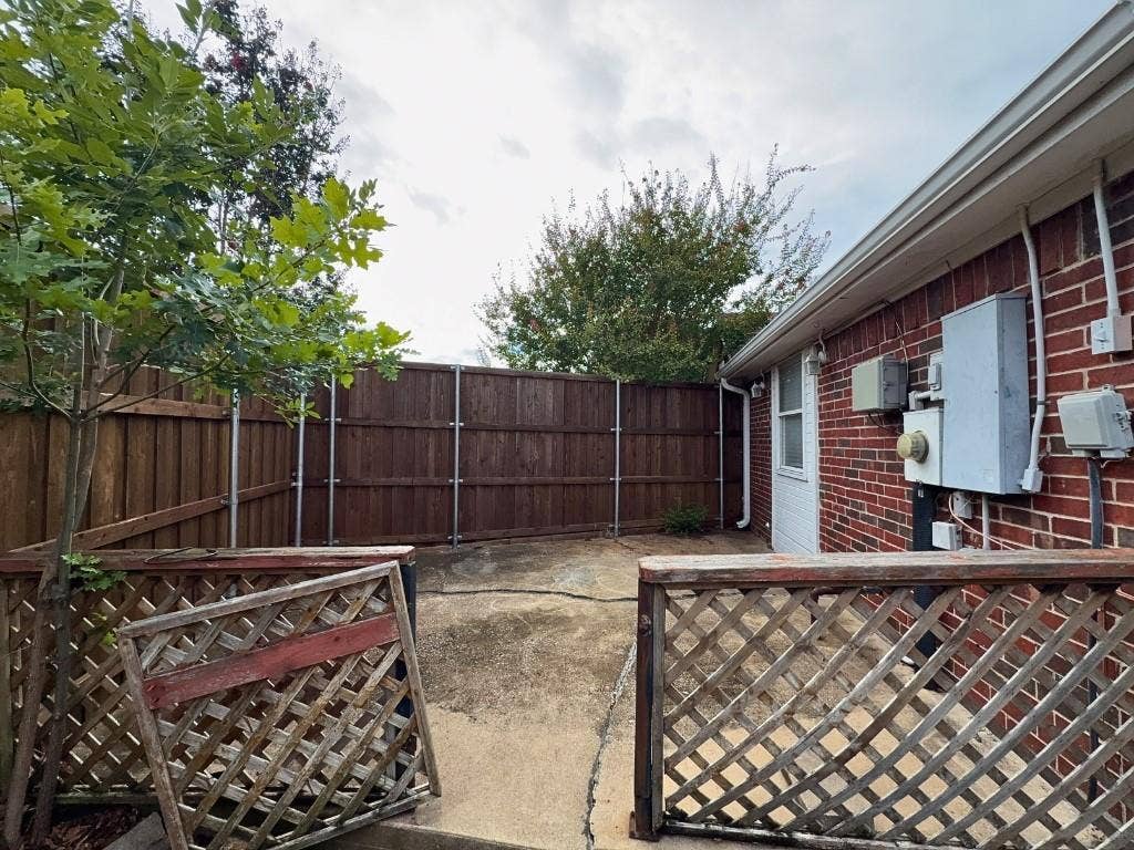 2818 Pecan Meadow Drive, Garland, TX 75040 2818 Pecan Meadow Drive, Garland, TX 75040