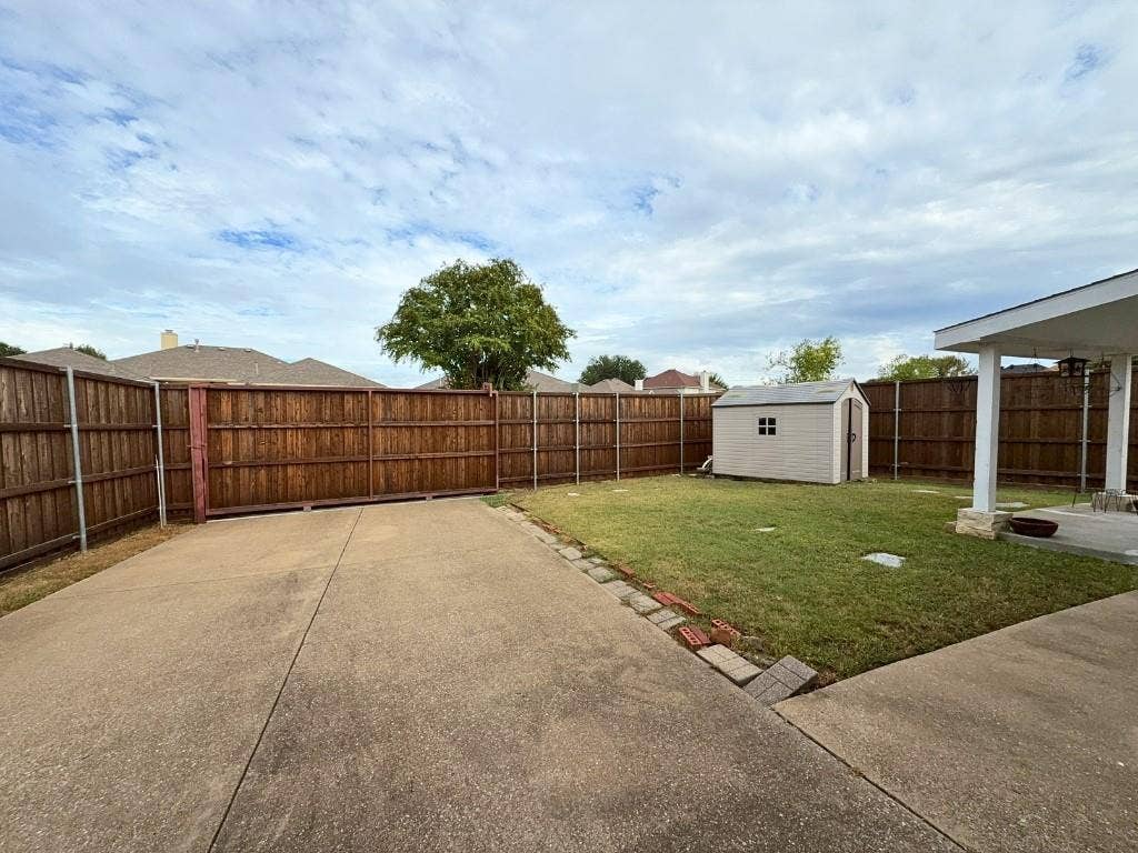 2818 Pecan Meadow Drive, Garland, TX 75040 2818 Pecan Meadow Drive, Garland, TX 75040