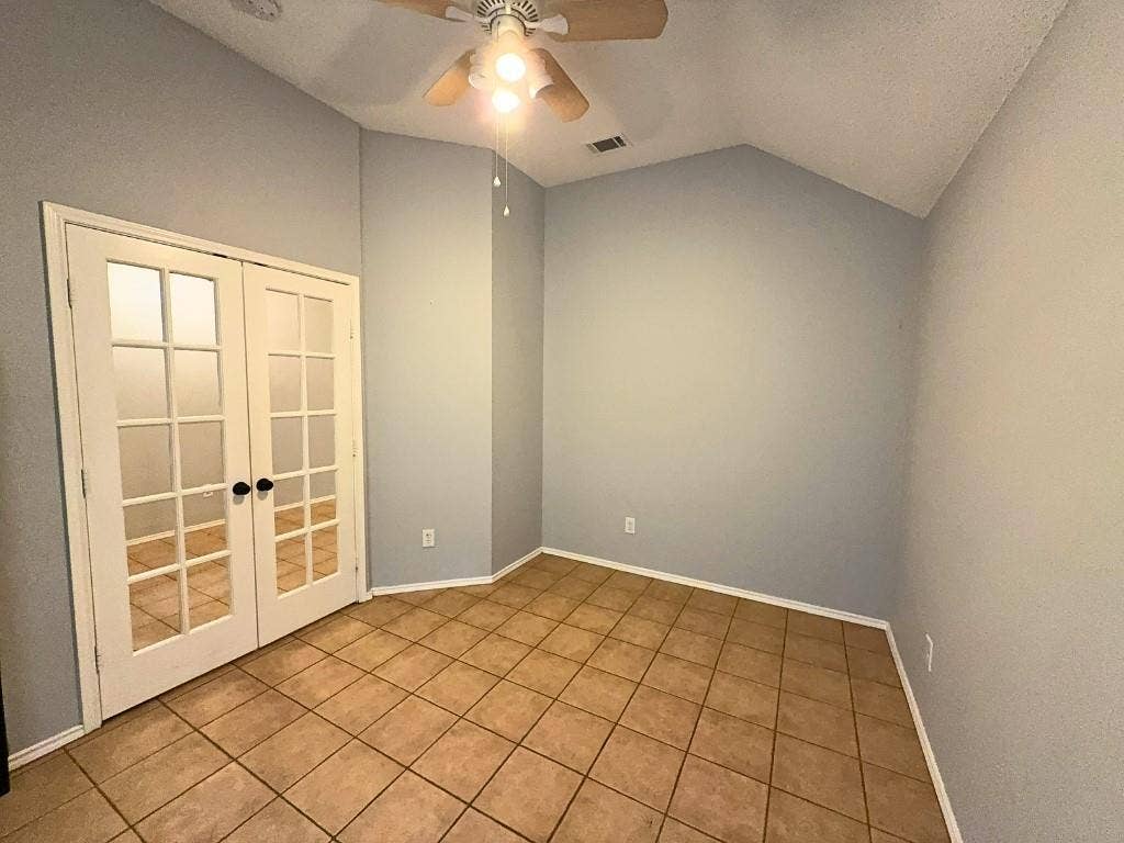 2818 Pecan Meadow Drive, Garland, TX 75040 2818 Pecan Meadow Drive, Garland, TX 75040