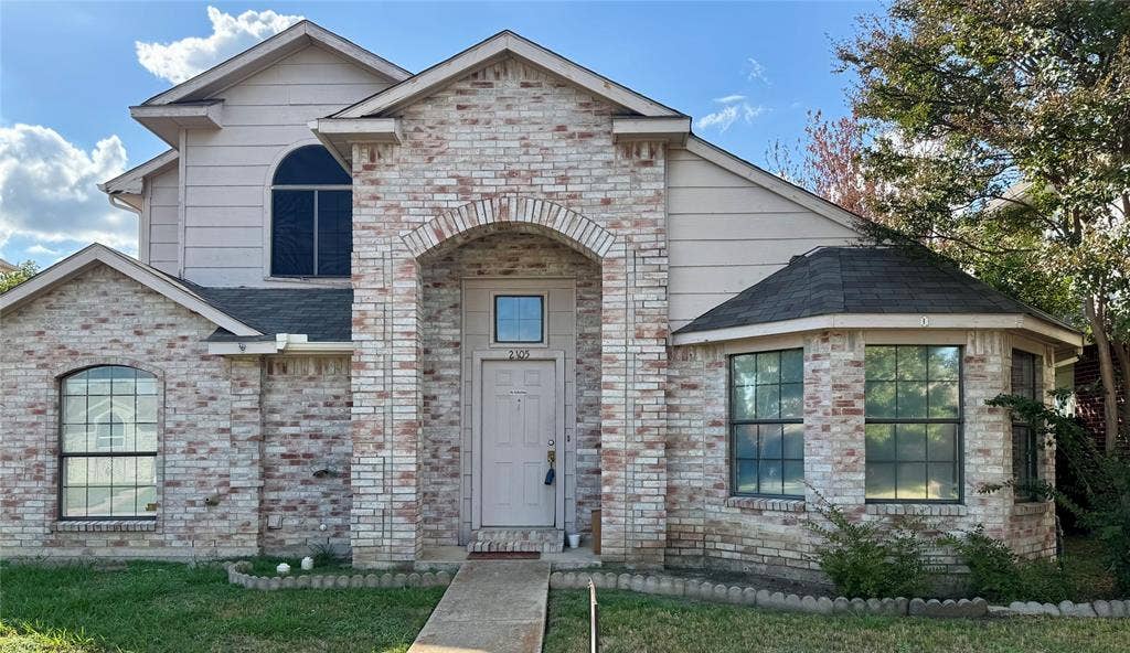 2105 Flamingo Drive, Flower Mound, TX 75028