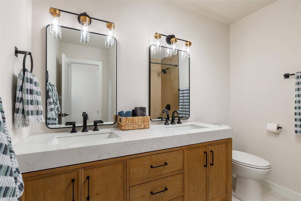 1919 Maxwell Drive, Lewisville, TX 75077 1919 Maxwell Drive, Lewisville, TX 75077