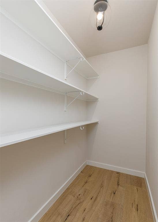 1919 Maxwell Drive, Lewisville, TX 75077 Oversized pantry