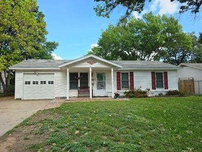 Property photo for 209 Helen Drive, Arlington, TX