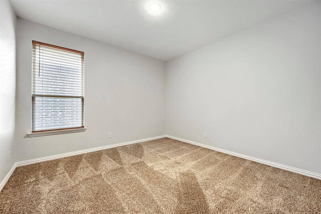 1733 Rio Secco Drive, Fort Worth, TX 76131