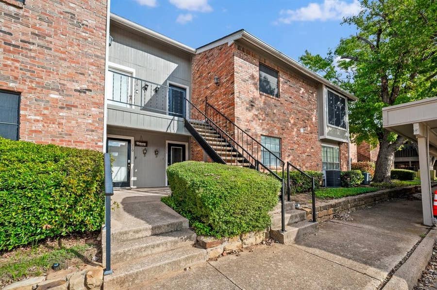 Property photo for 2719 Silver Creek Drive, #111, Arlington, TX