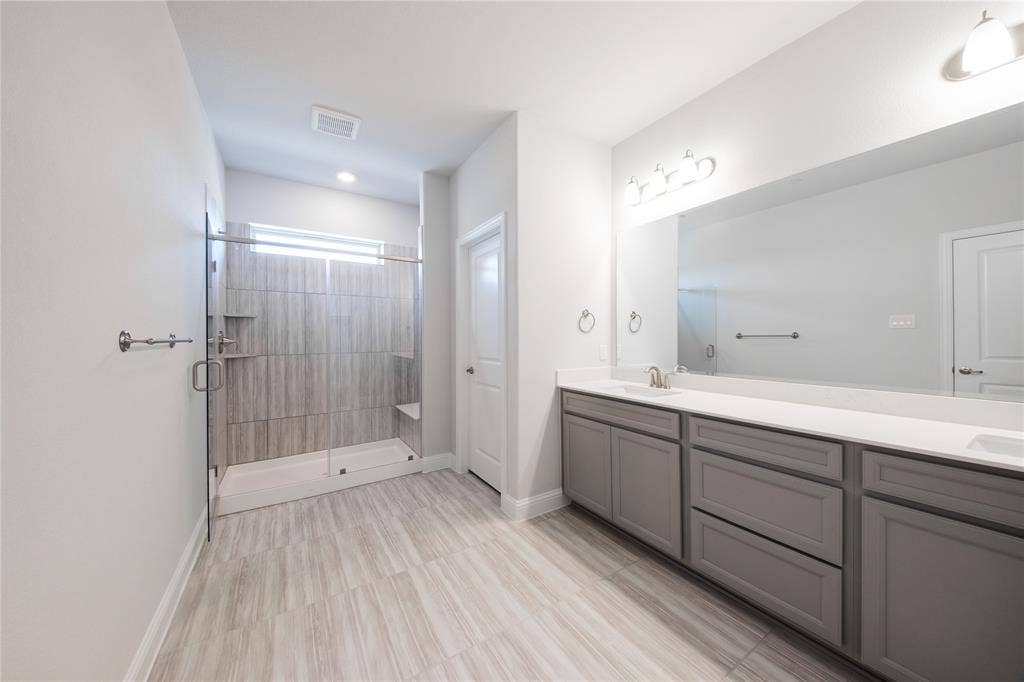 2116 Naples Drive, Rowlett, TX 75088 Primary Bathroom