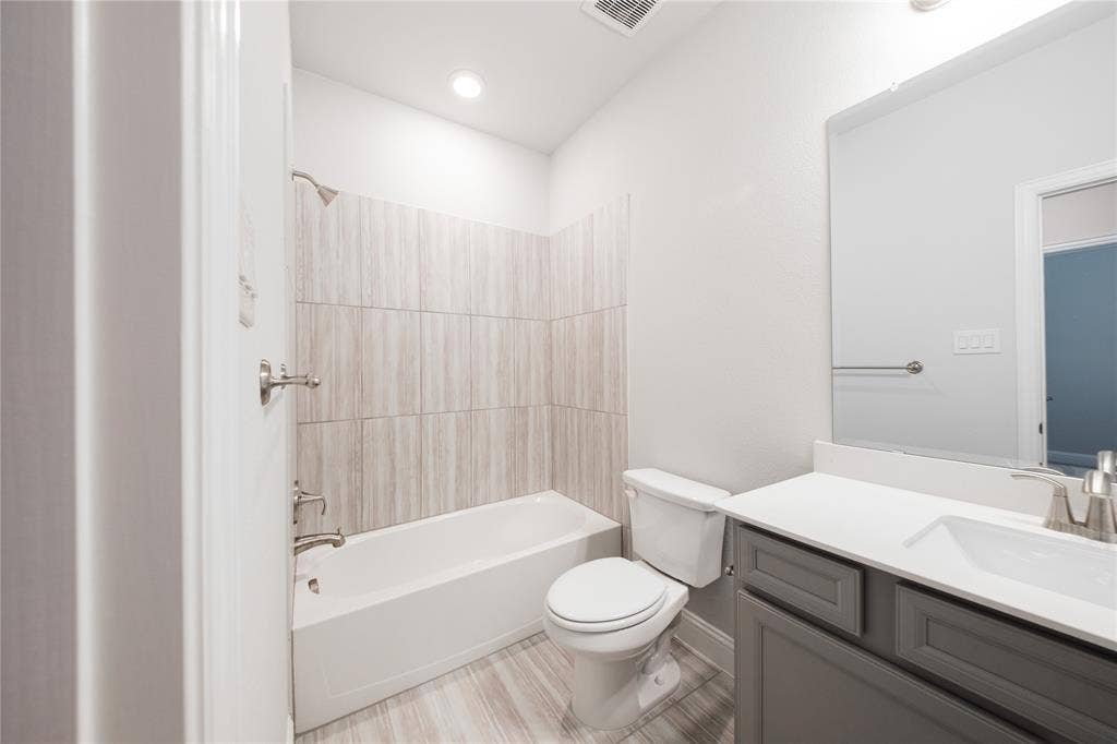 2116 Naples Drive, Rowlett, TX 75088 Bath 2