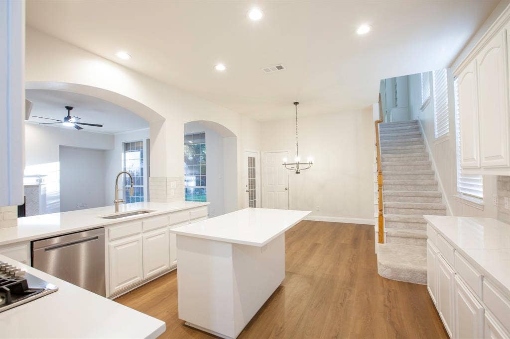 6976 Valley Brook Drive, Frisco, TX 75035 6976 Valley Brook Drive, Frisco, TX 75035