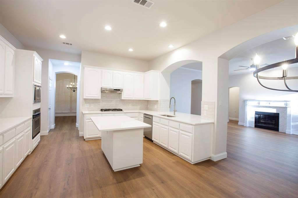 6976 Valley Brook Drive, Frisco, TX 75035 6976 Valley Brook Drive, Frisco, TX 75035