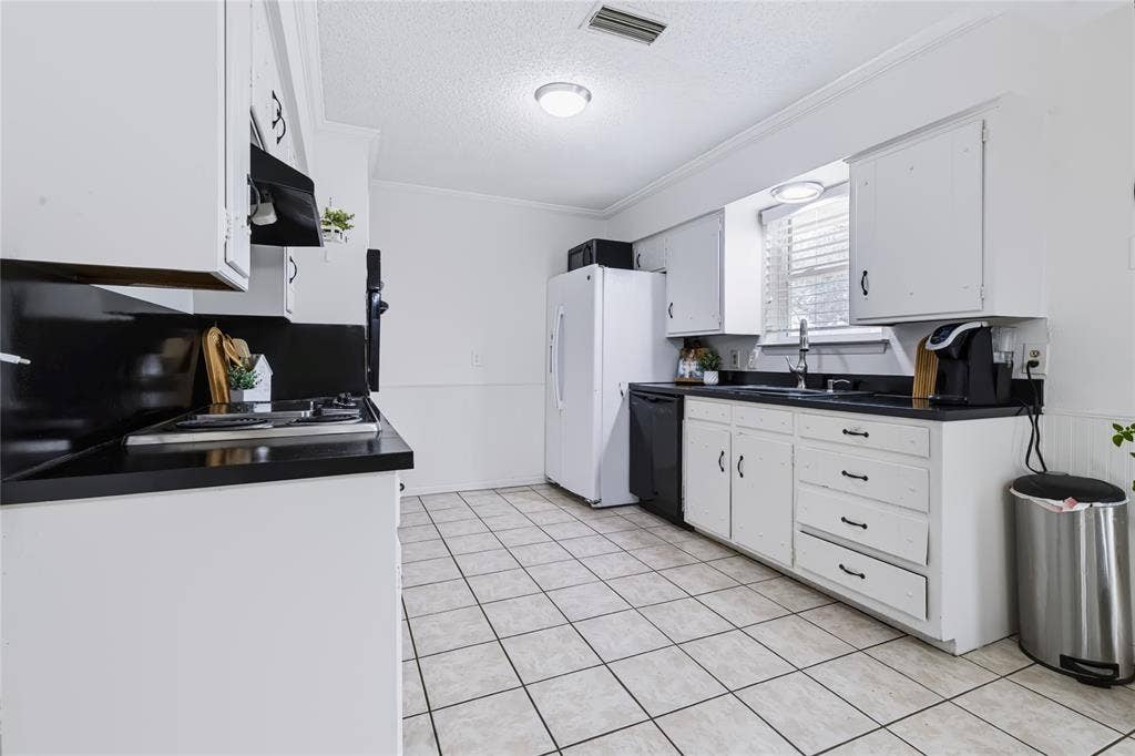 1508 Yucca Street, Midlothian, TX 76065