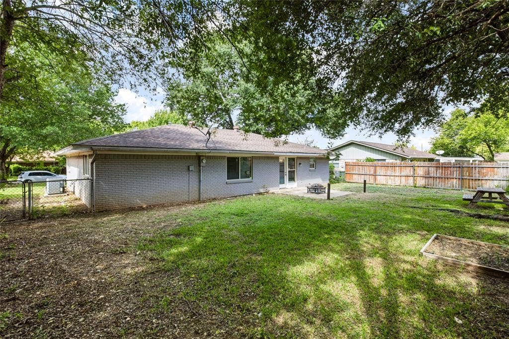 1508 Yucca Street, Midlothian, TX 76065