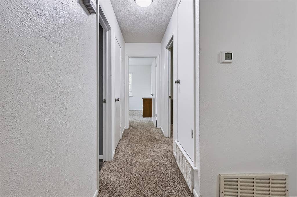 1508 Yucca Street, Midlothian, TX 76065