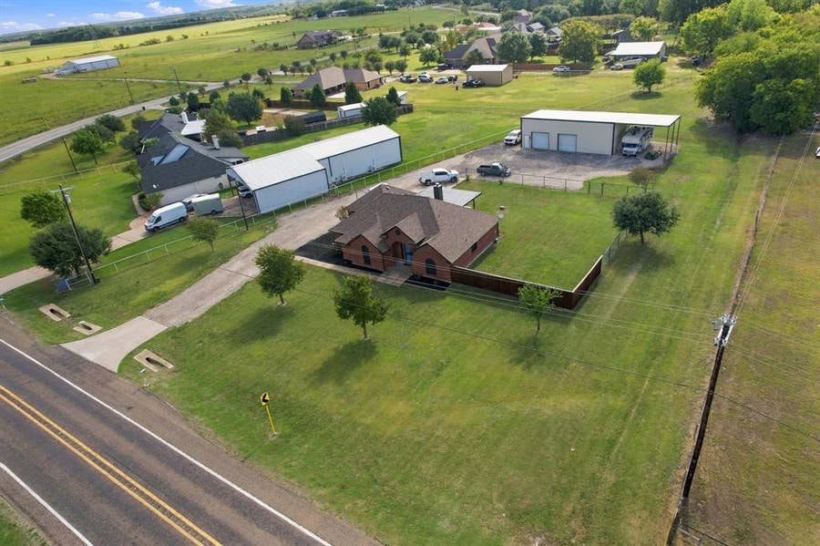 Property photo for 1206 W Fm 813, Palmer, TX