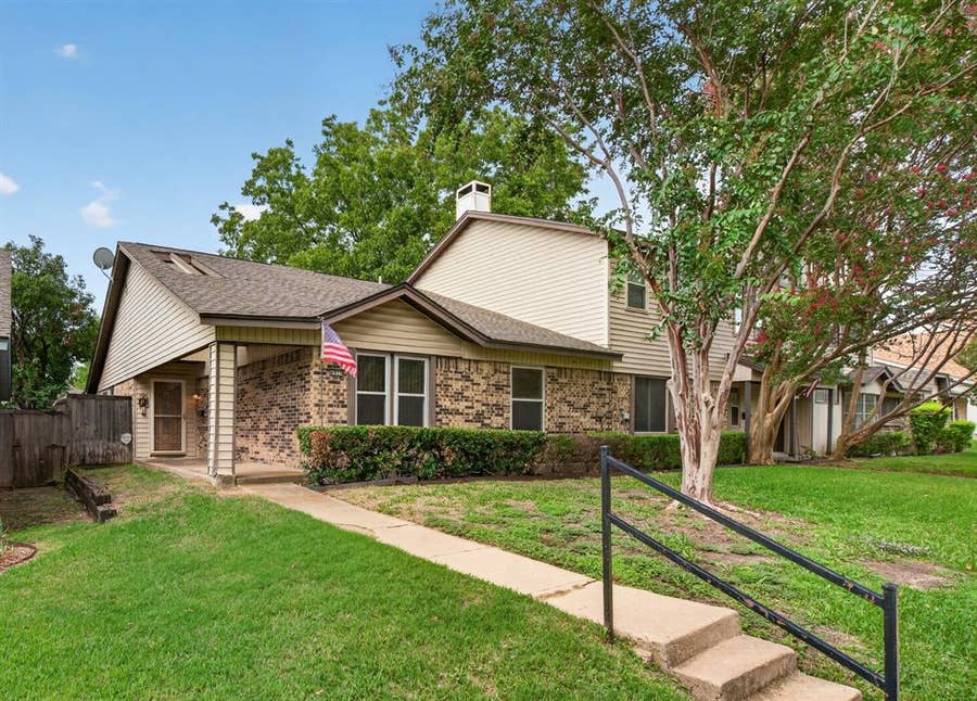 Property photo for 4915 Rollingwood Court, Garland, TX