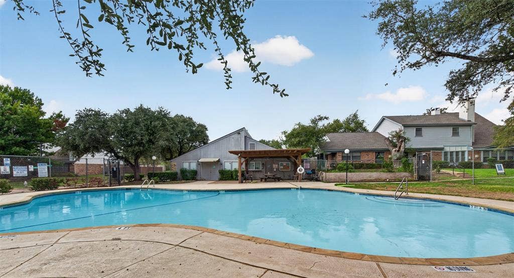 Community Pool - Nearby