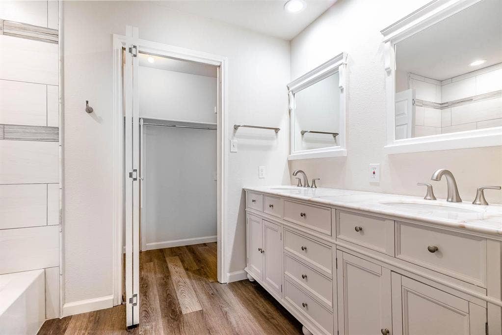 9709 Springtree Lane, Dallas, TX 75243 Primary bathroom with oversized closet