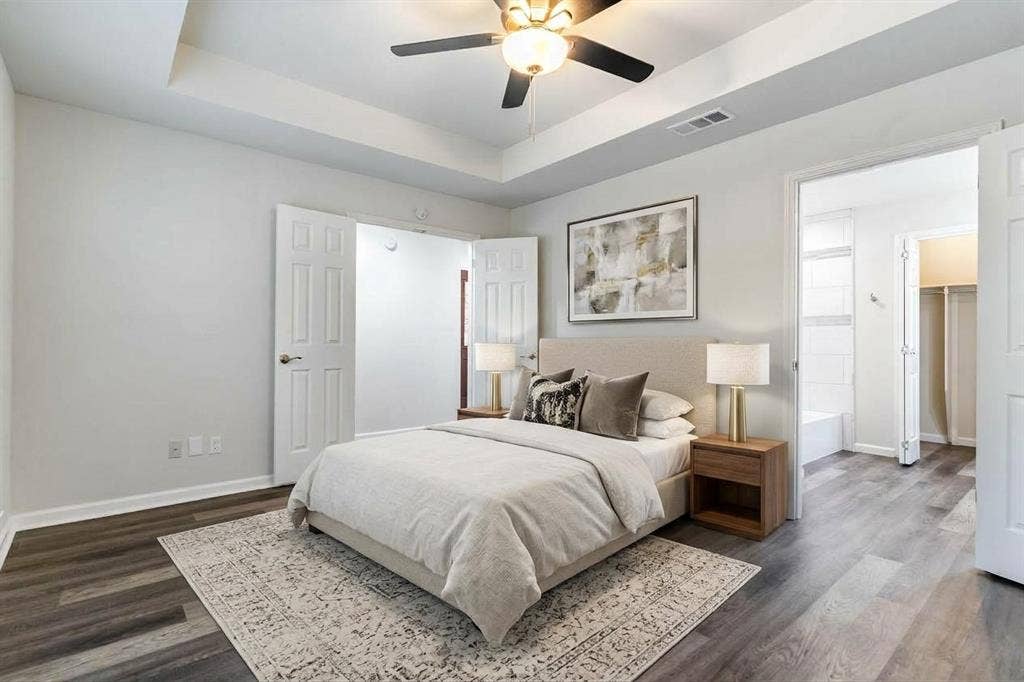 9709 Springtree Lane, Dallas, TX 75243 Primary bedroom with vaulted ceilings