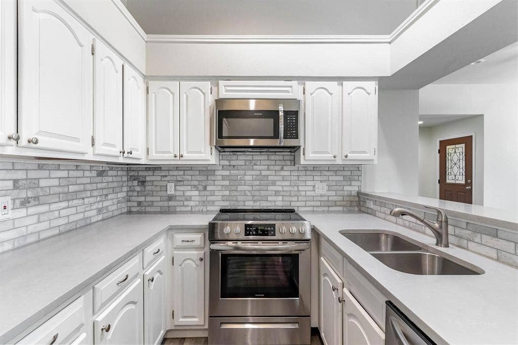 9709 Springtree Lane, Dallas, TX 75243 9709 Springtree Lane, Dallas, TX 75243
