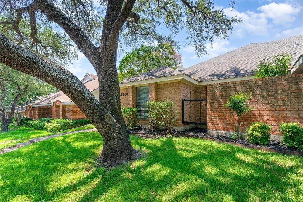 9709 Springtree Lane, Dallas, TX 75243 9709 Springtree Lane, Dallas, TX 75243