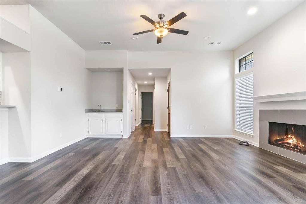 9709 Springtree Lane, Dallas, TX 75243 9709 Springtree Lane, Dallas, TX 75243