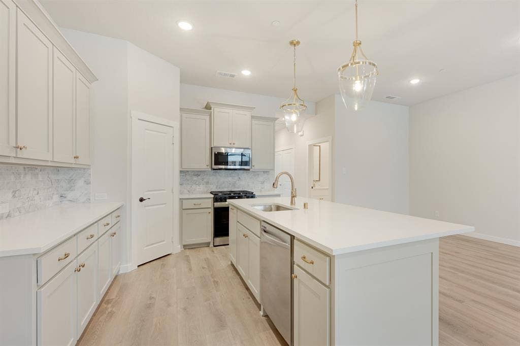 2811 Applewood Way, Wylie, TX 75098 2811 Applewood Way, Wylie, TX 75098