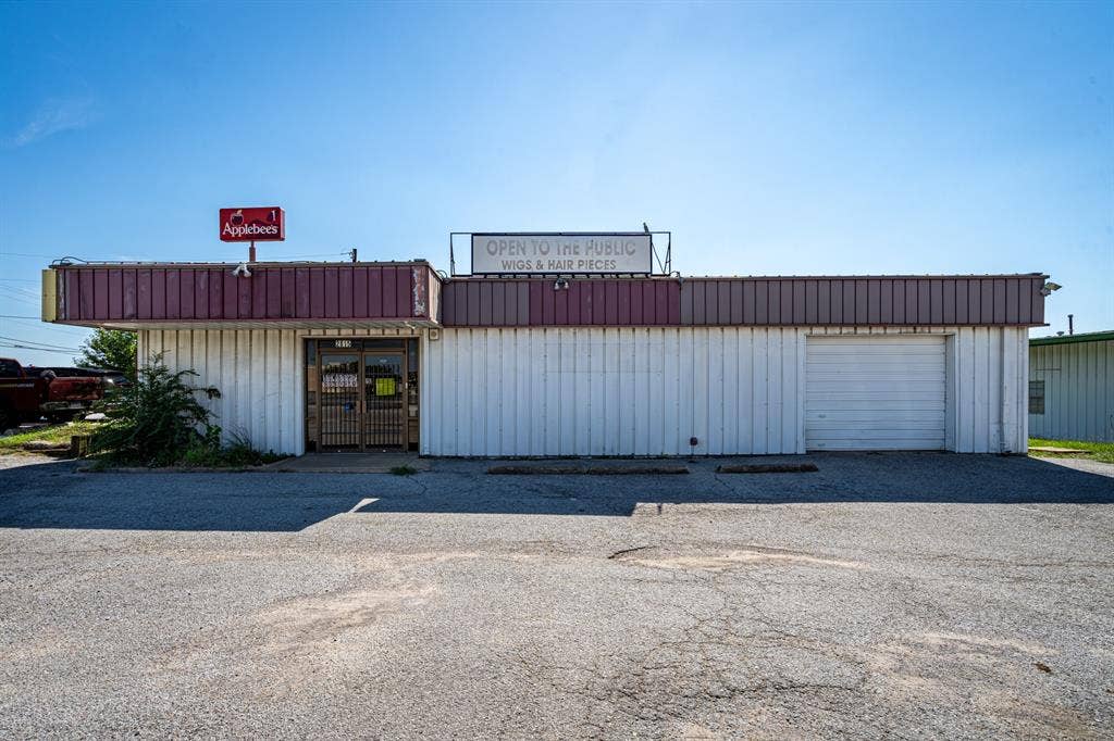 2815 Kari Lane, Greenville, TX 75402 Established building to develop the business you want to build.