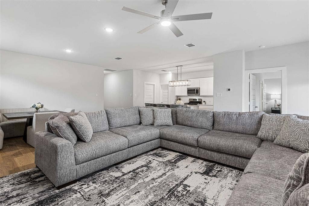 914 Rosemary Hill Drive, Princeton, TX 75071