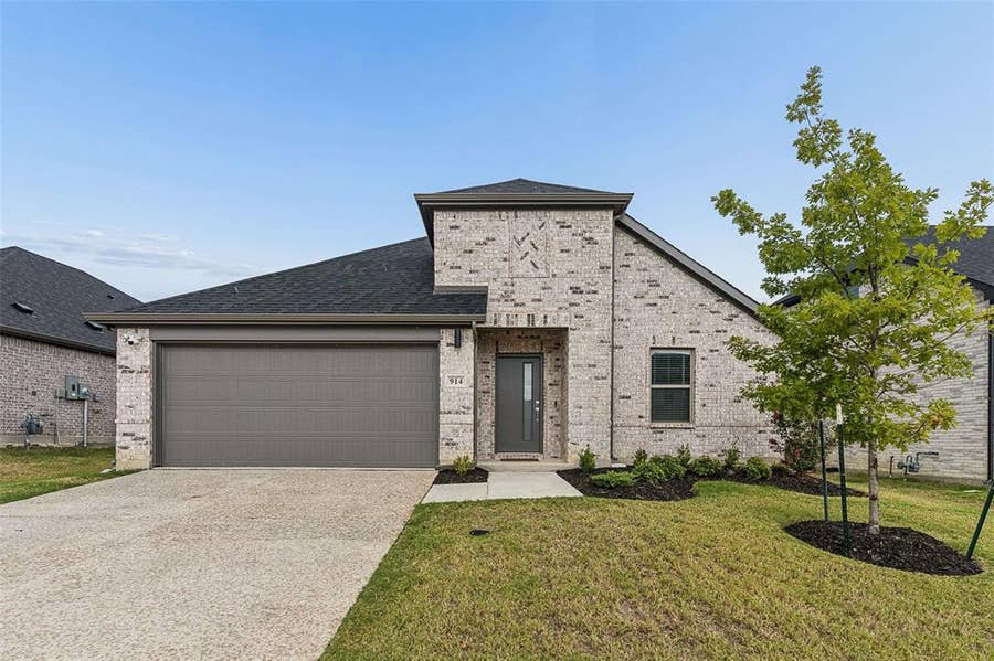 Property photo for 914 Rosemary Hill Drive, Princeton, TX