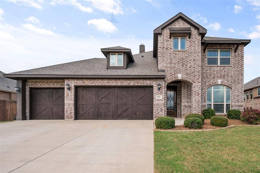 Property photo for 807 Imperial Way, Mansfield, TX
