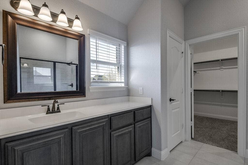 807 Imperial Way, Mansfield, TX 76063