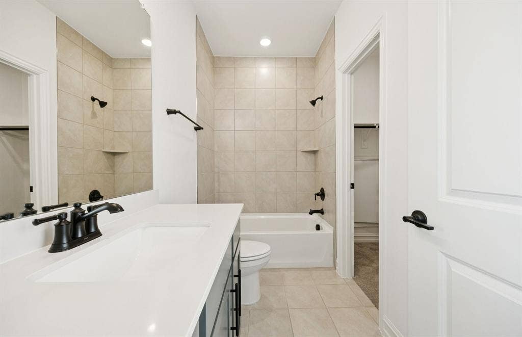1817 Millswood Drive, Celina, TX 75009 *Floorplan representation, not actual home - Spacious secondary bathroom