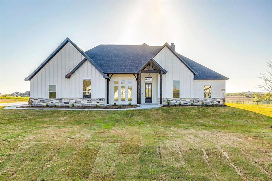 Property photo for 406 Red Bird Drive, Springtown, TX