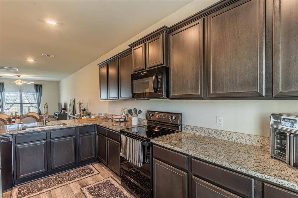 122 Crockett Way, Venus, TX 76084