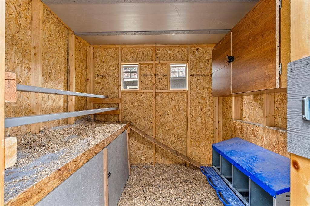 113 County Road 1275, Morgan, TX 76671 inside Chicken house